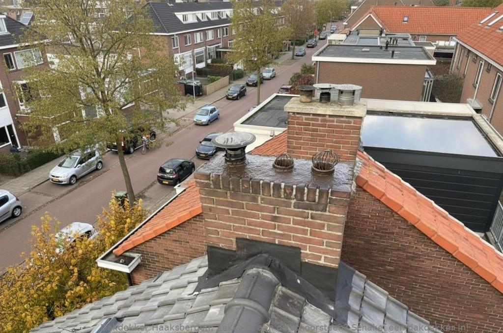Lekkage aan de schoorsteen? Schakel een dakdekker in!